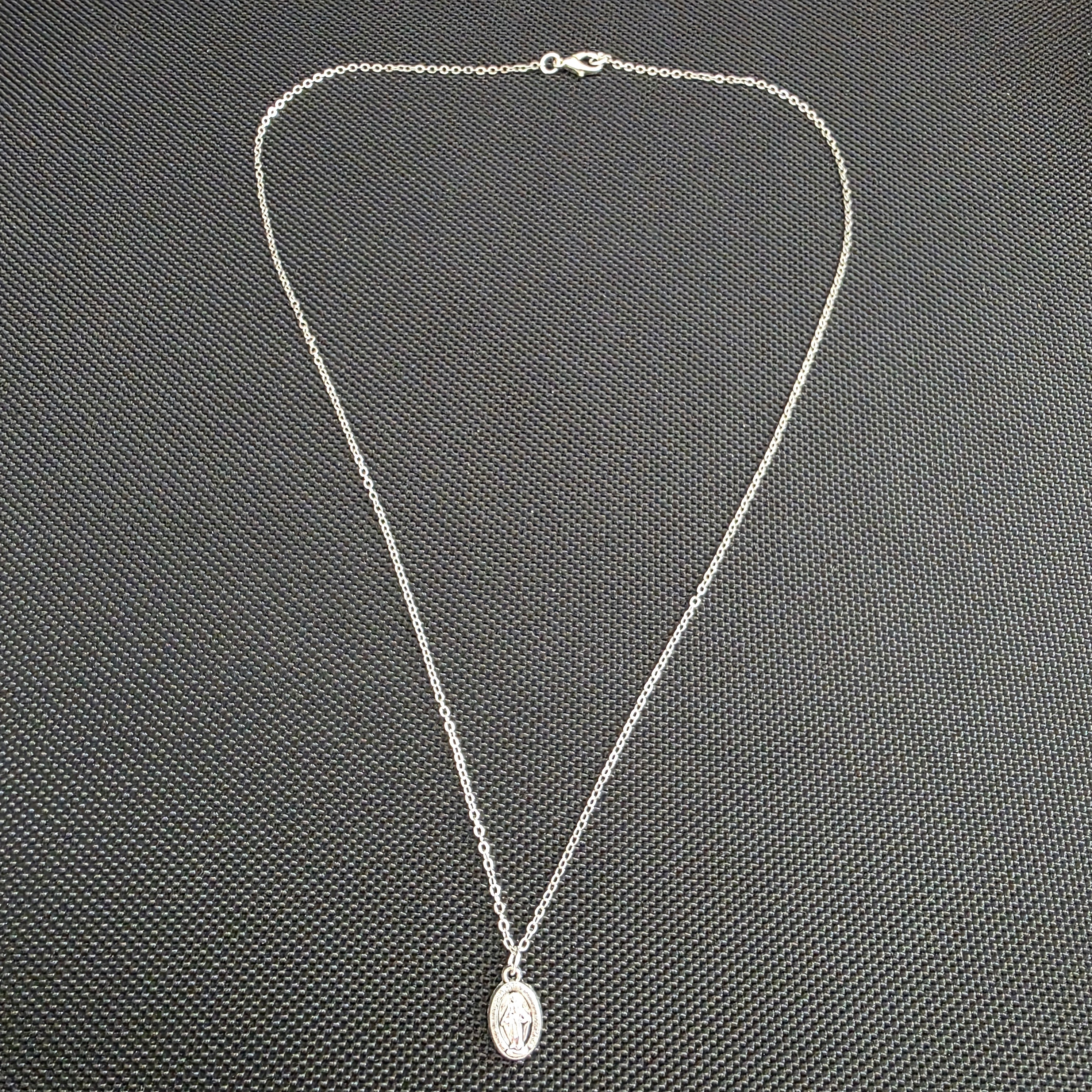 Pendant necklace