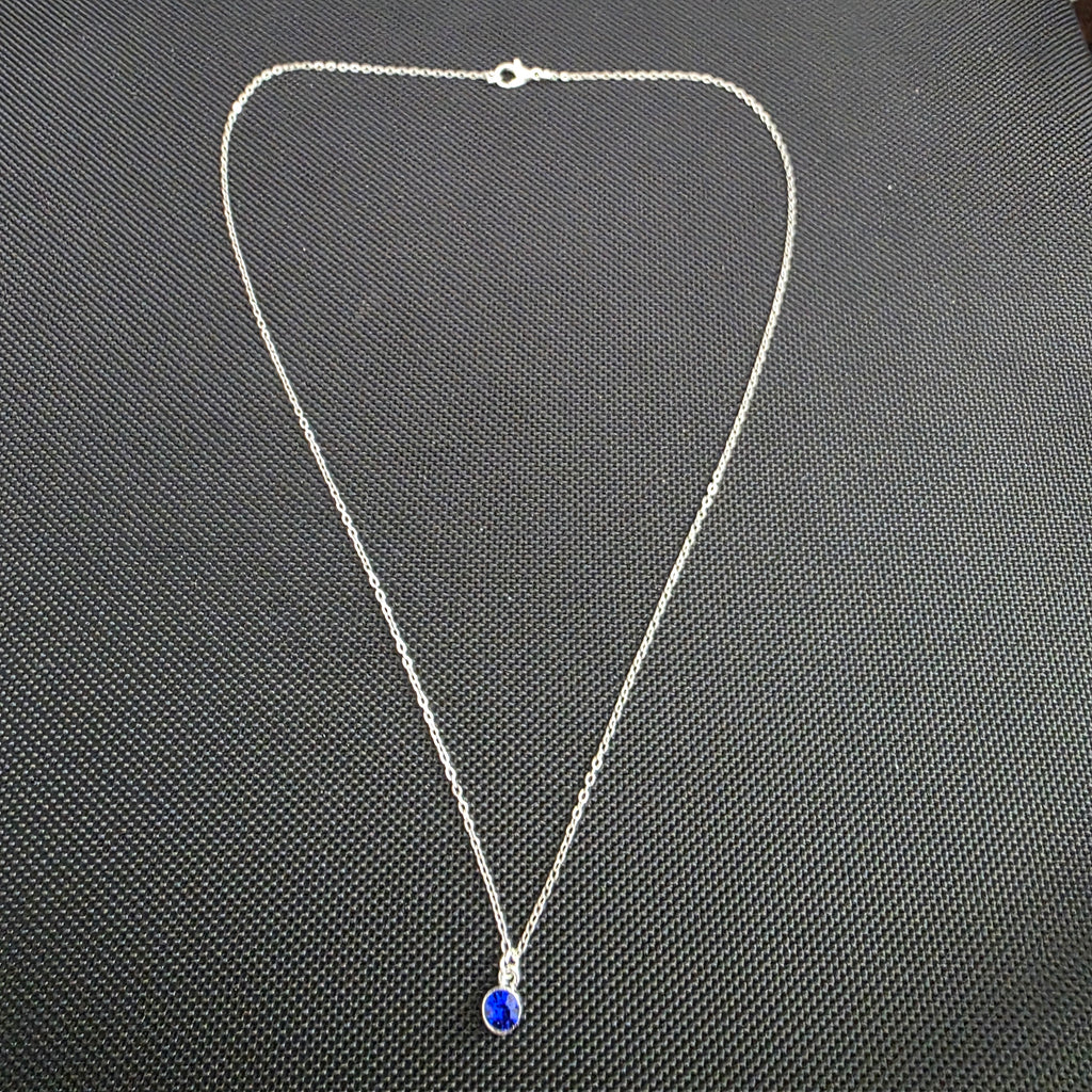 Dark blue gem necklace