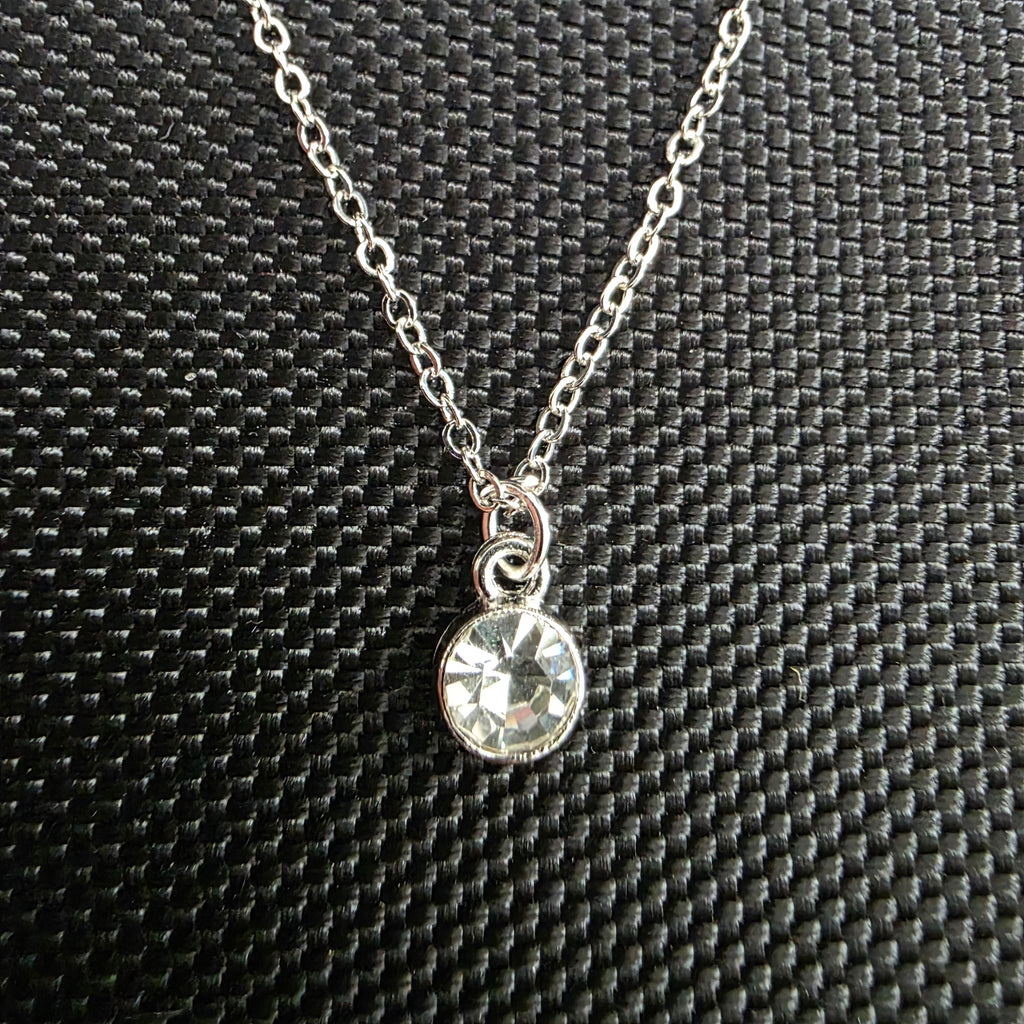 Clear gem necklace
