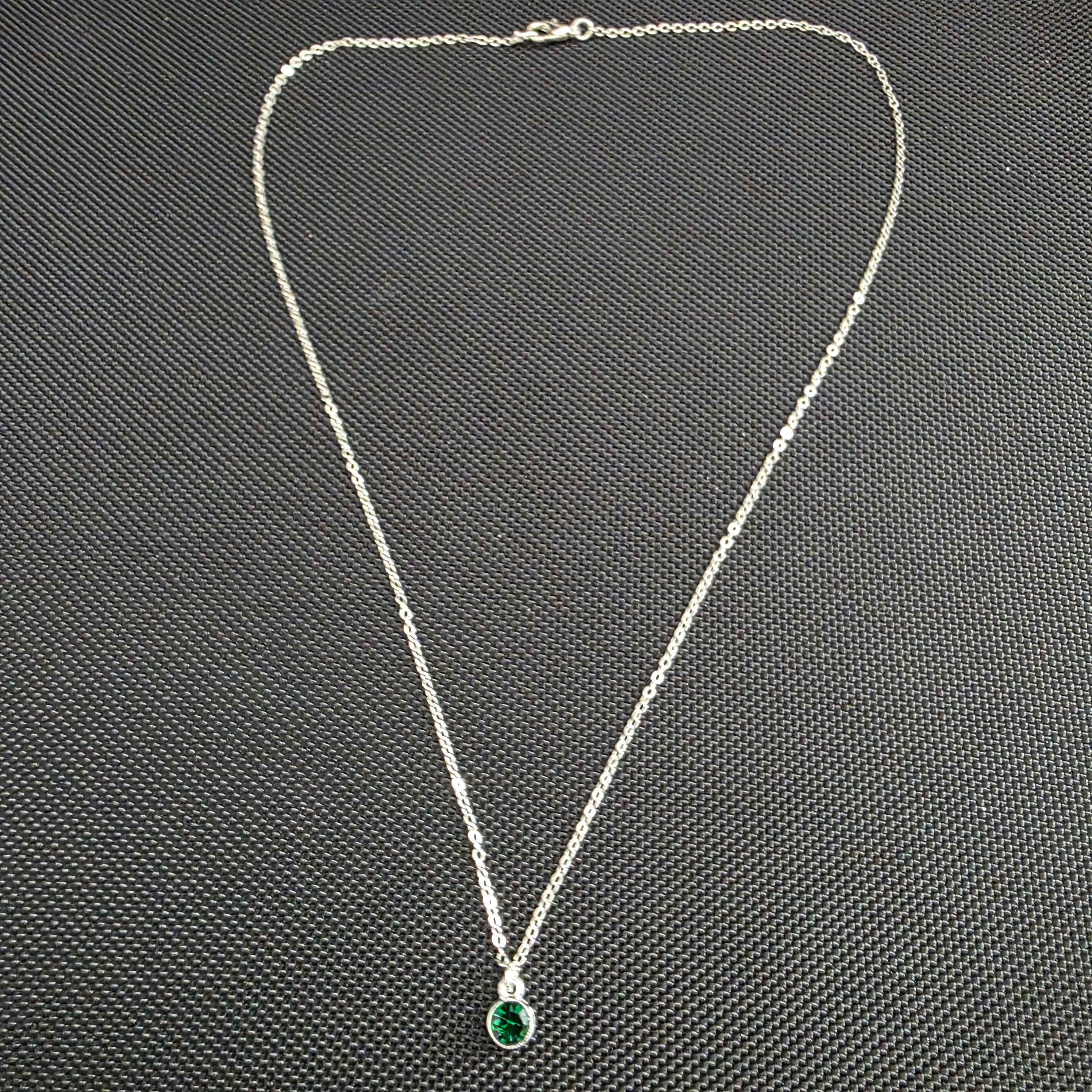 Dark green gem necklace