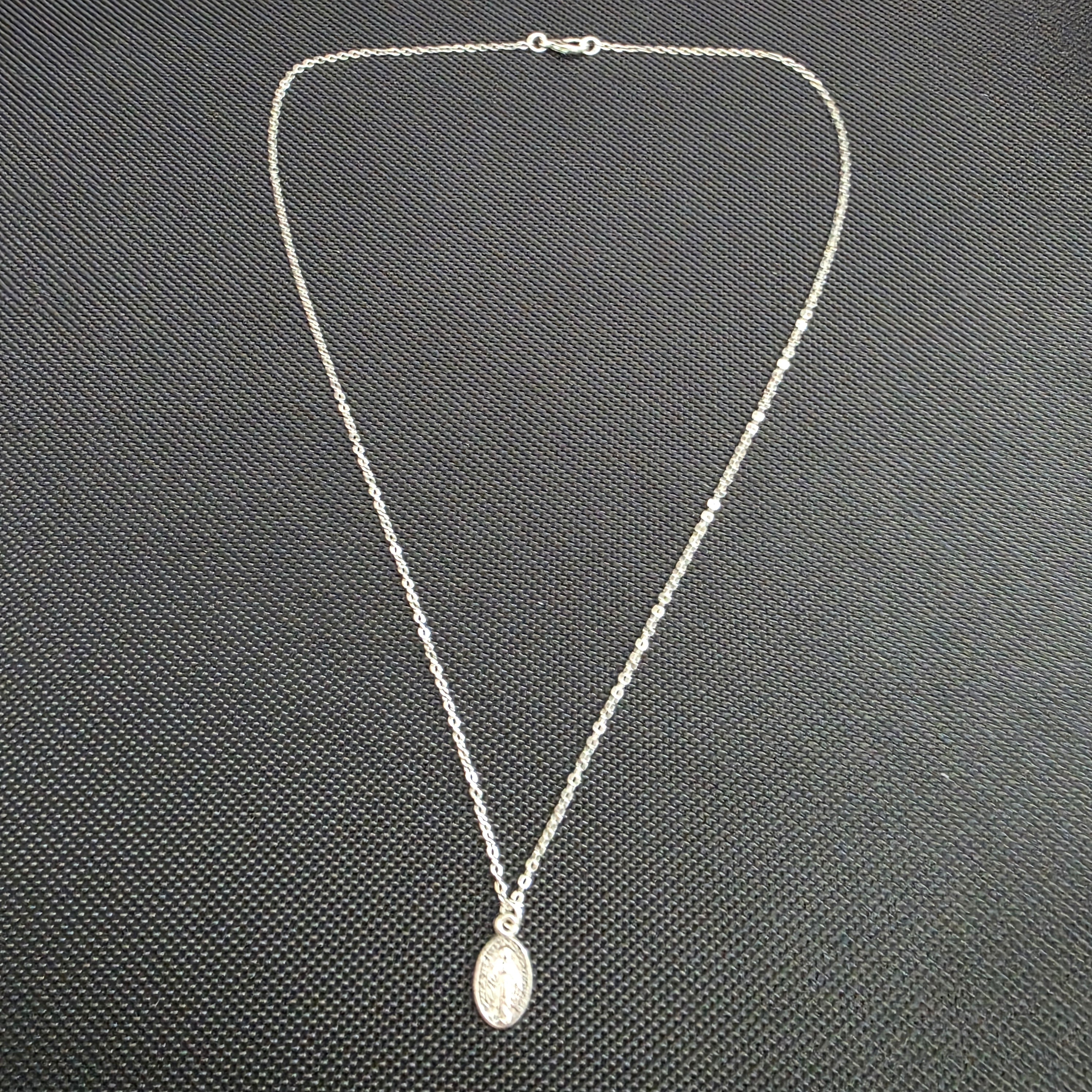 Pendant necklace