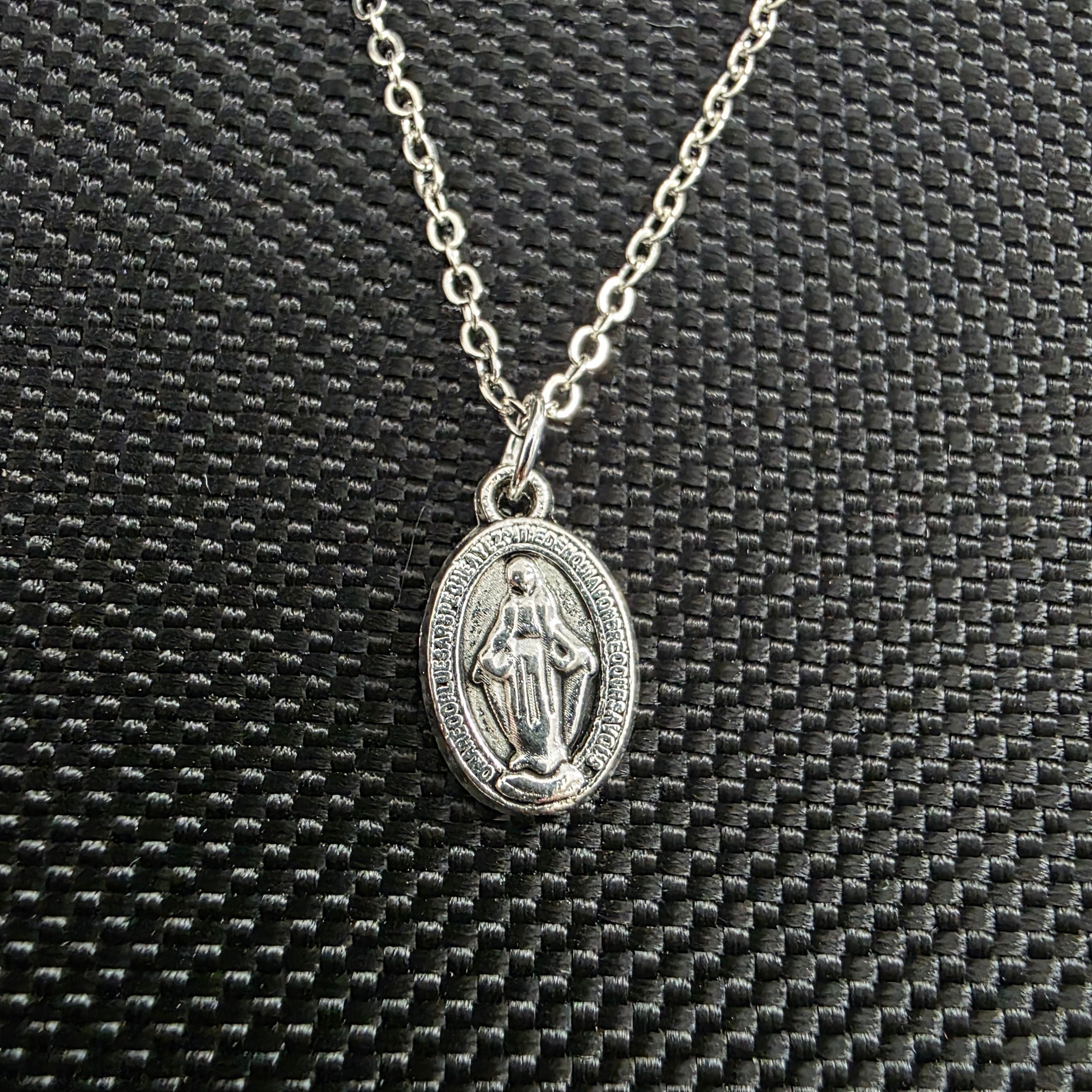 Pendant necklace